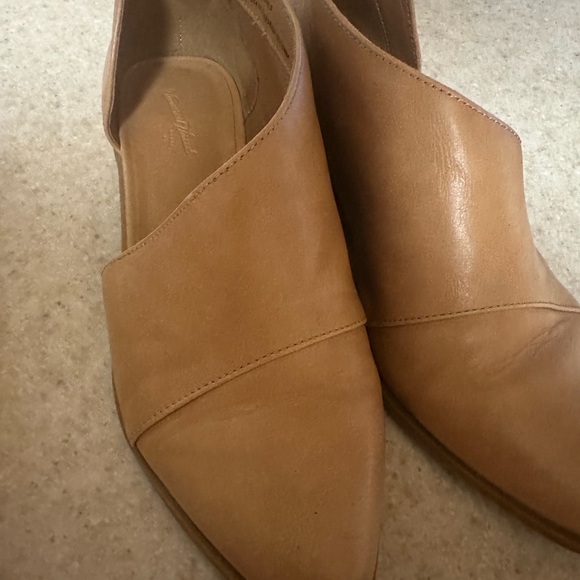 Universal tread cutout anklet booties - Picture 2 of 5